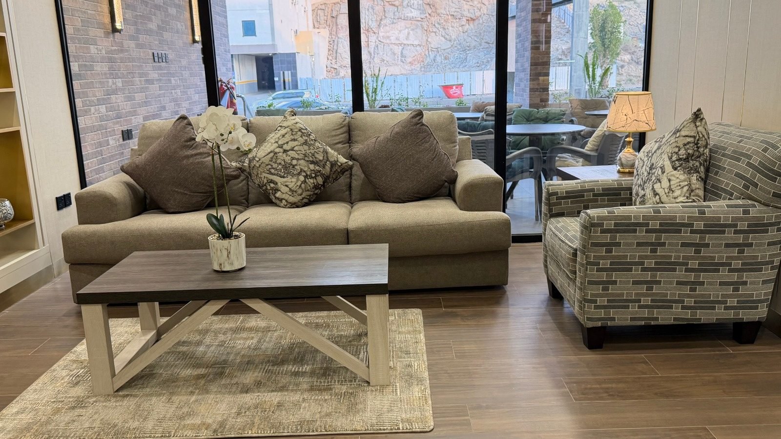 صالة الجناح — طريق المطار